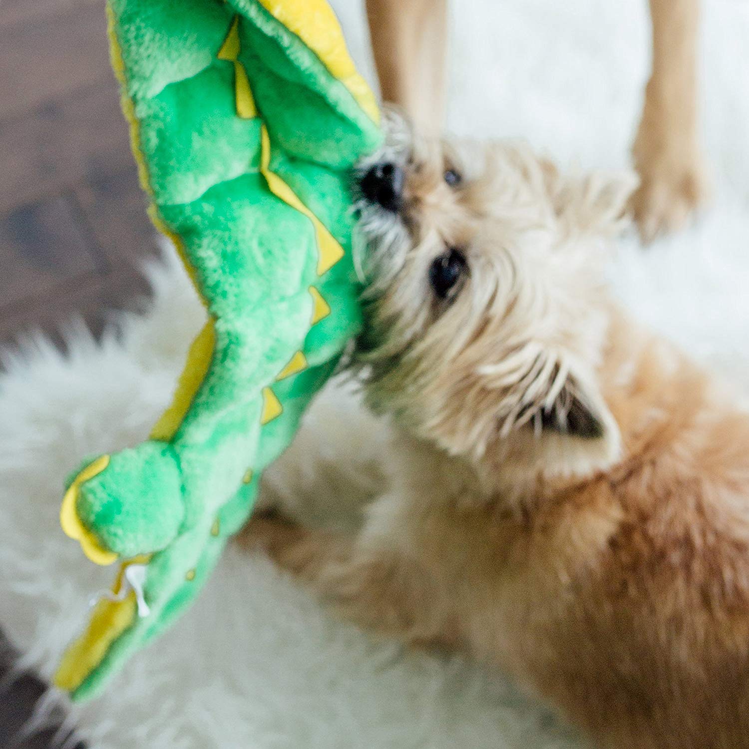 OWH05_Outward Hound_Squeaker Matz Gator XL 16 Squeaker