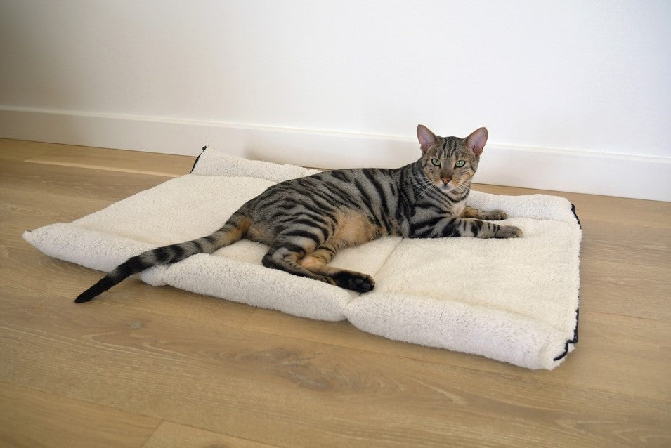RWC05_Rosewood Snuggle Plush 2-in-1 Cat Comfort Den (55cm)
